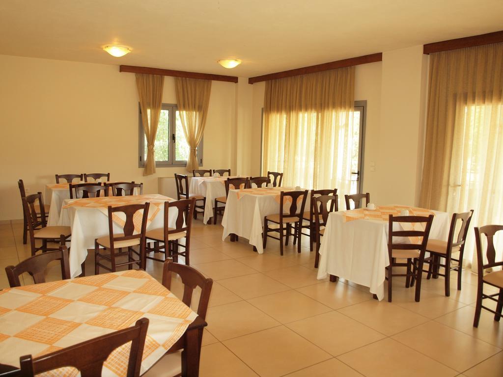 אגיה אנה Hotel Athina מראה חיצוני תמונה